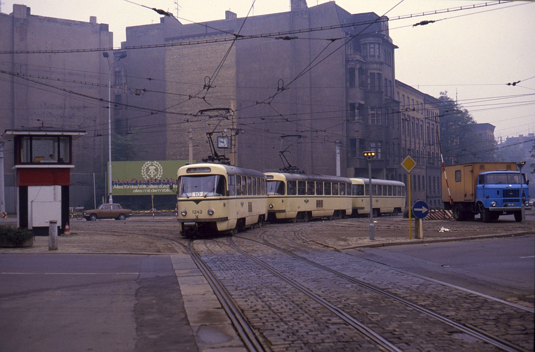 http://www.onkel-wom.de/bilder/straba_magdeburg/md_01-123.jpeg